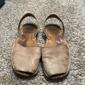 pons sandals